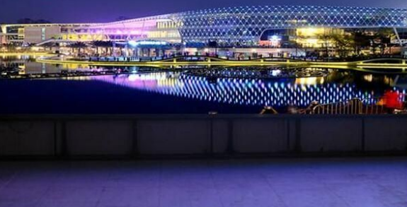 小间距全彩led显示屏的评测要求？